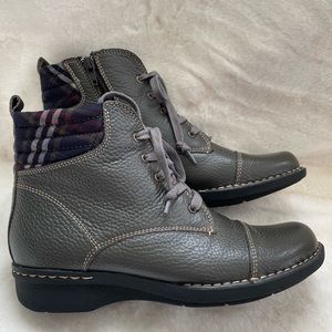 Clarks Collection Gray 16724 Zipper Boots Women's Size 7.5